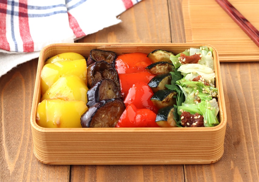 野菜だけのお弁当
夏野菜の照り焼き弁当
