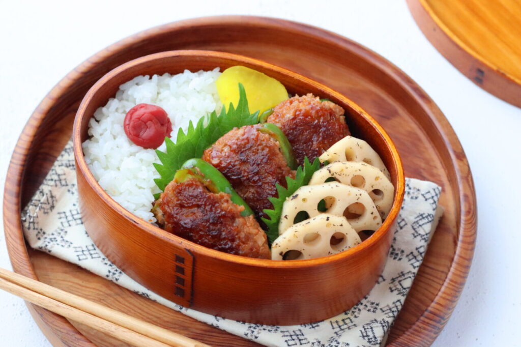 2品弁当
kameyo
かめ代弁当
ピーマンの肉詰め
れんこんのレンジ煮