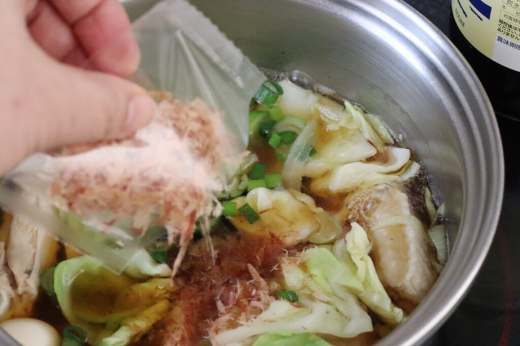 2品弁当連載
かめ代
スープジャーとブロッコリーのおにぎり