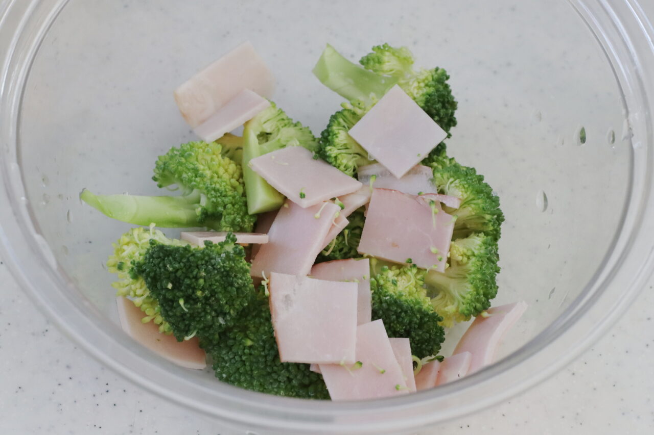 2品弁当連載
かめ代
スープジャーとブロッコリーのおにぎり