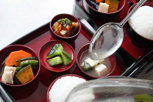 義父の初盆に家族で用意した霊供膳