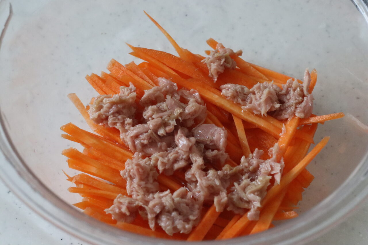 にんじんとツナをレンジ加熱