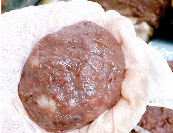 母の小豆あんで作った秋彼岸のおはぎ