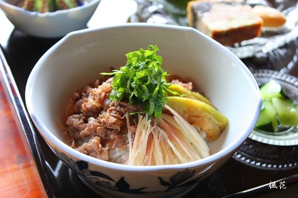 神石牛とトロナスの夏寿司
