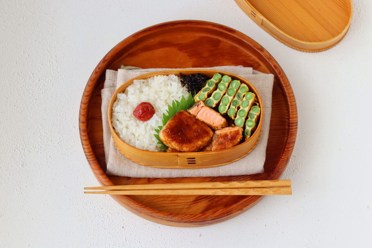 ２品弁当
kameyo
かめ代
塩鮭カツ
さやいんげんのピカタ