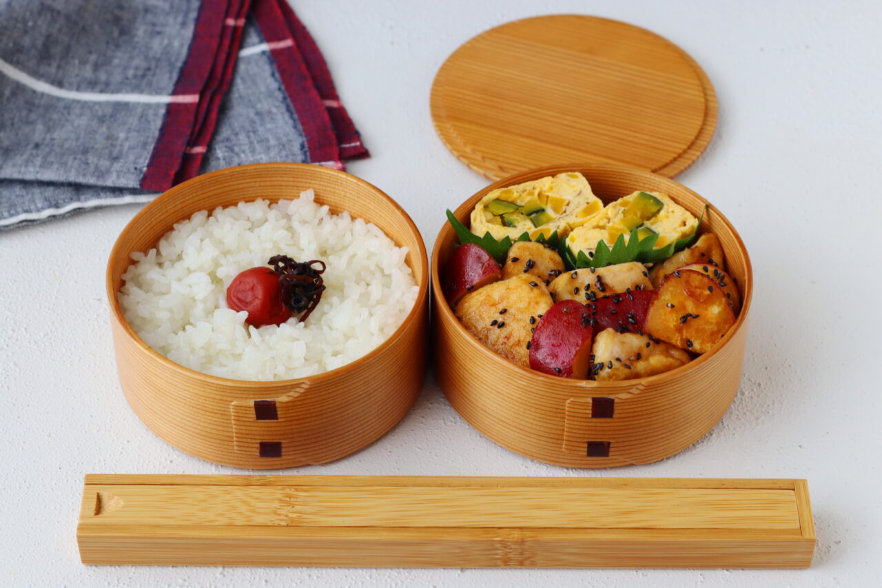 2品弁当
鶏とさつまいもの甘辛とかぼちゃの卵焼きの画像
kameyo
料理家　かめ代。